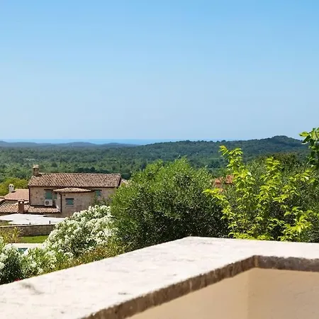 Rustic Ruta With A Pool In Istria *