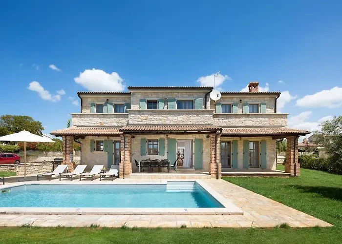 Rustic Ruta With A Pool In Istria *